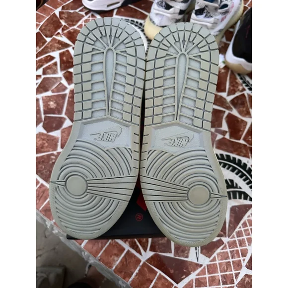 Jordan 1 High OG Turbo Green Size 8.5 555088-311 verified - Picture 3 of 7